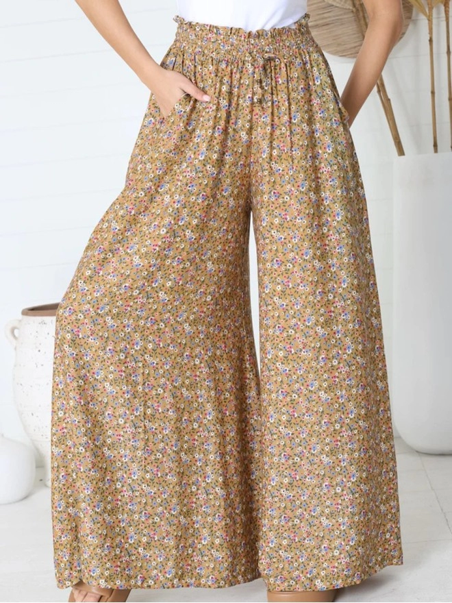 Boho high-waisted floral print trousers